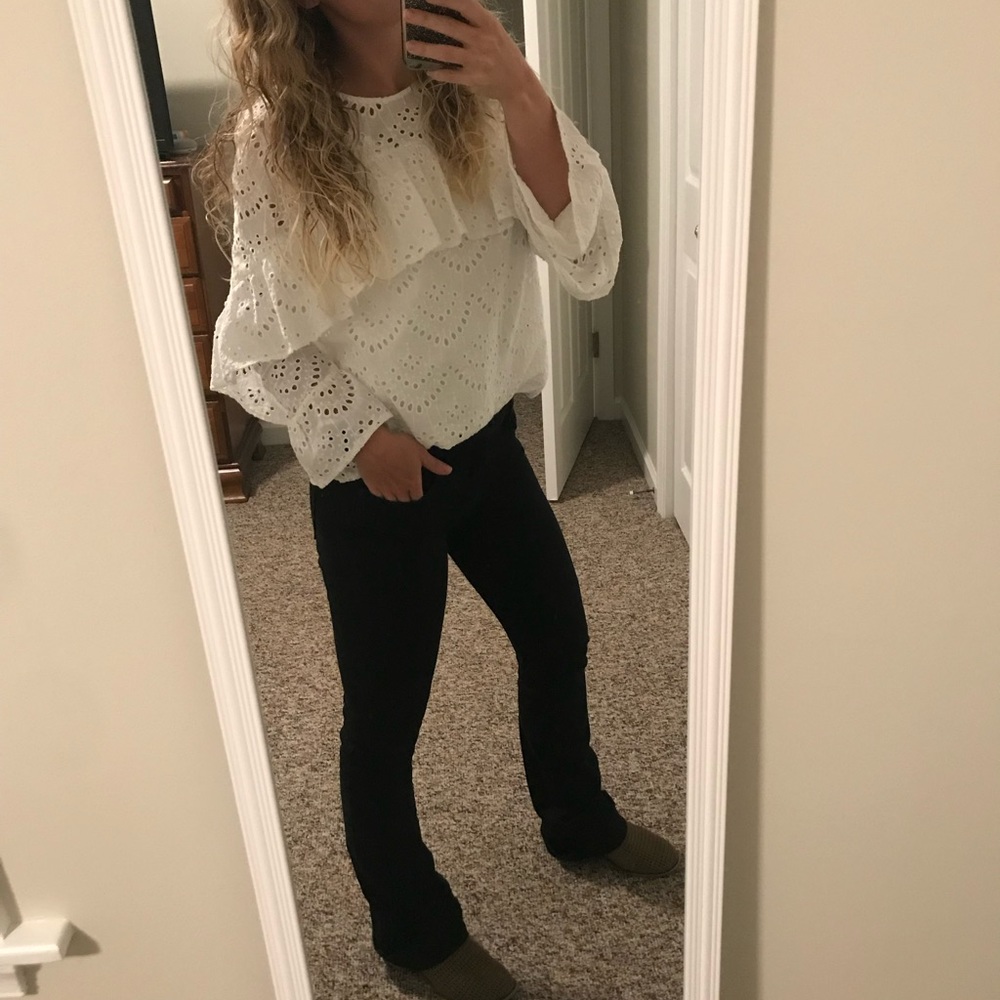 Vera Wang White Eyelet Top